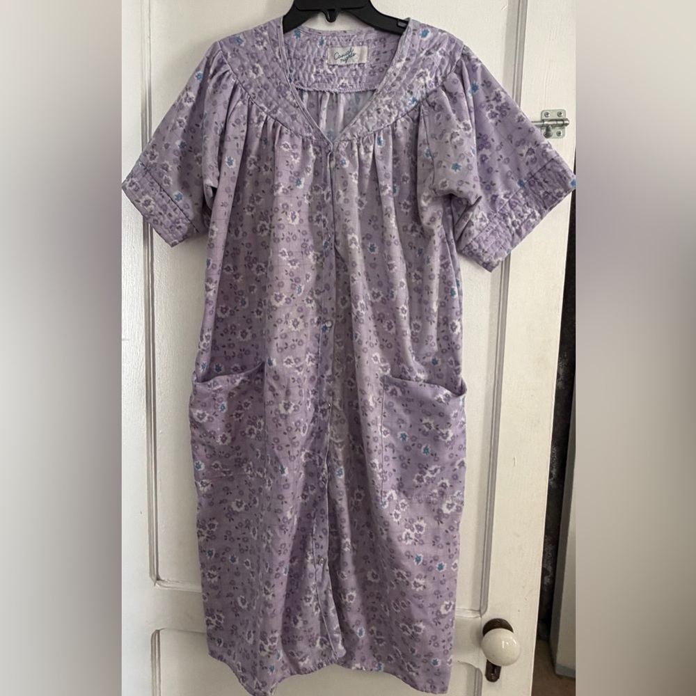 Floral Purple Short Sleeve housecoat with cute pearl snaps